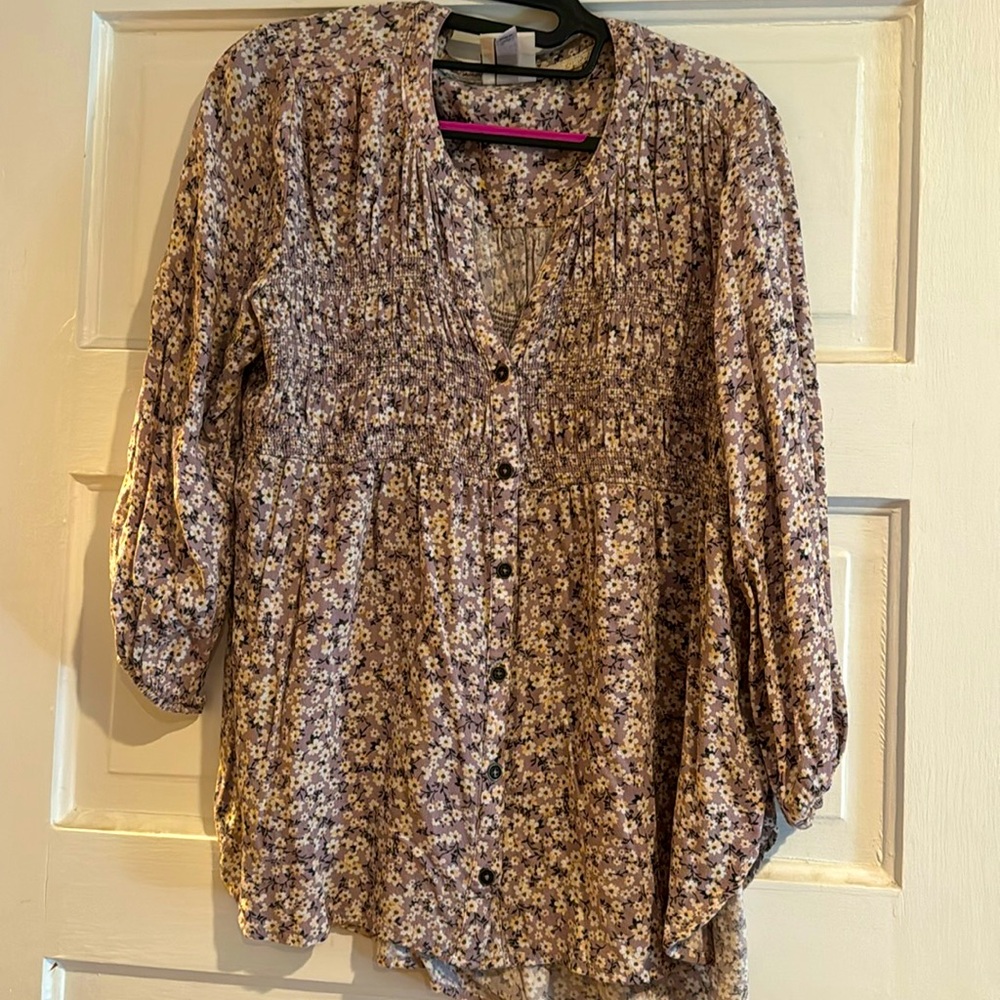 Women’s medium, lavender top